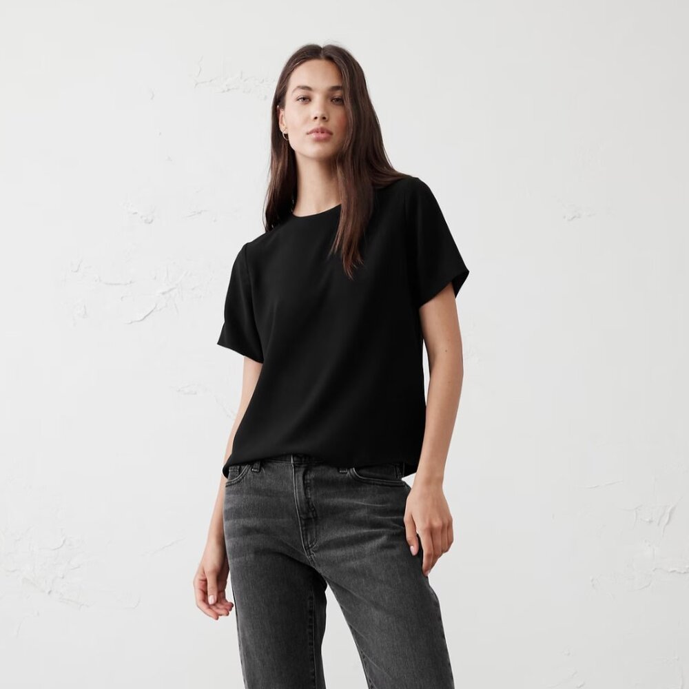 Banana Republic Factory short sleeve blouse t-shirt